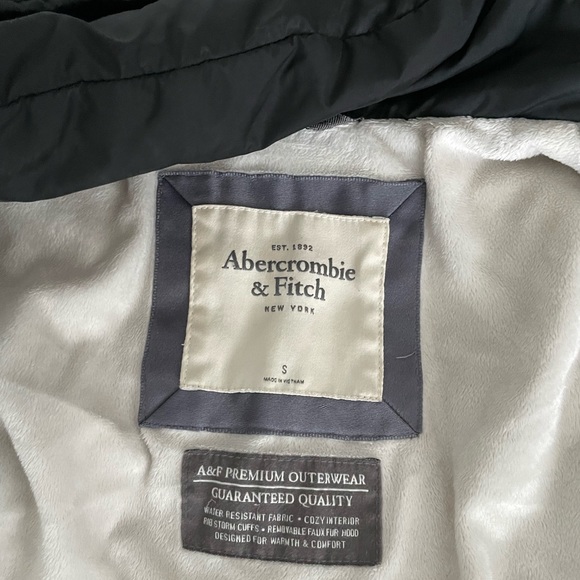 Abercrombie Puffer Jacket - Picture 3 of 4